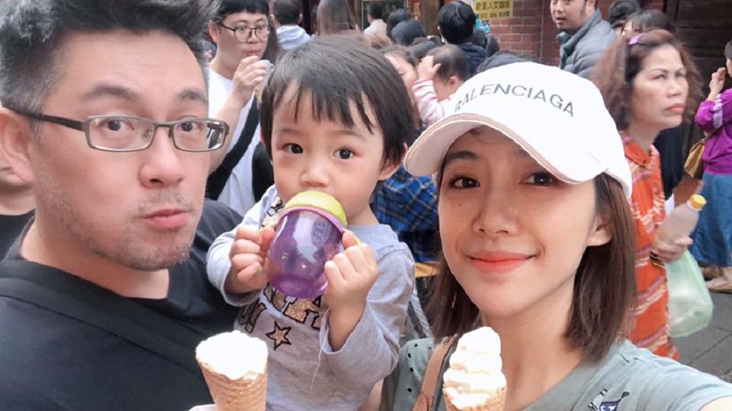 躲臥室打電話撞見夫做這事 依依怒吼「婚後雙面人」
