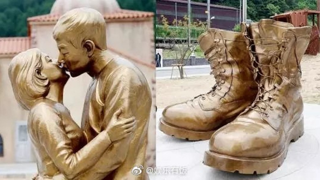 太陽的後裔公園知名的吻照與軍靴。圖/翻攝自微博娛樂有飯