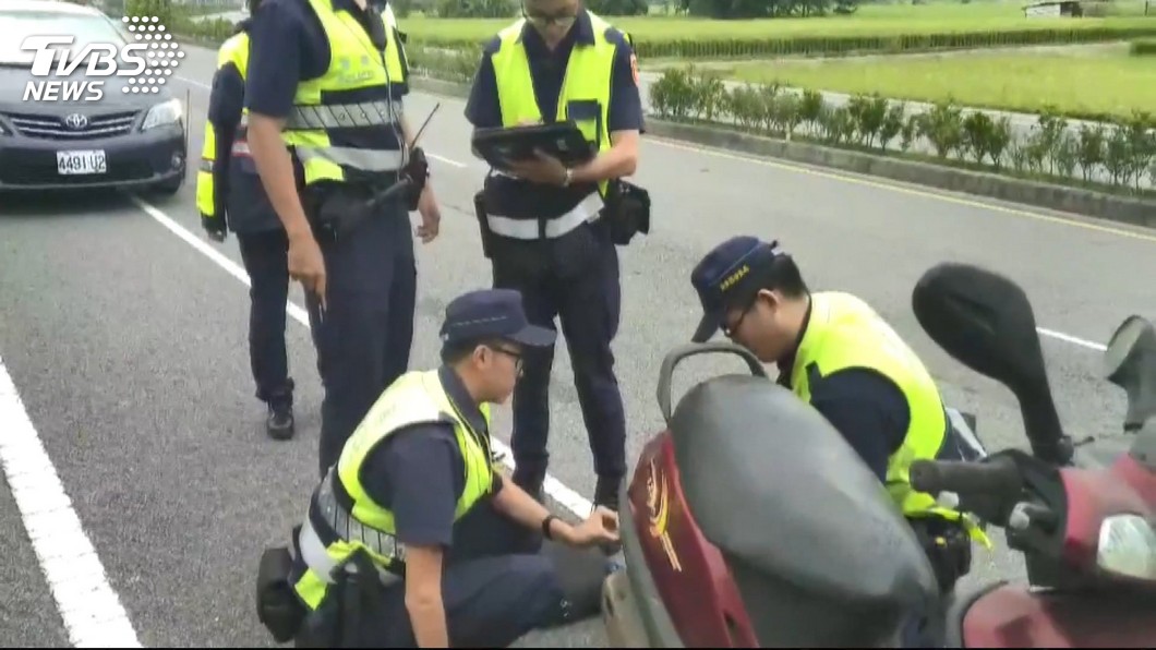 掉漆!退休警掛註銷車牌 控學弟誤植法條