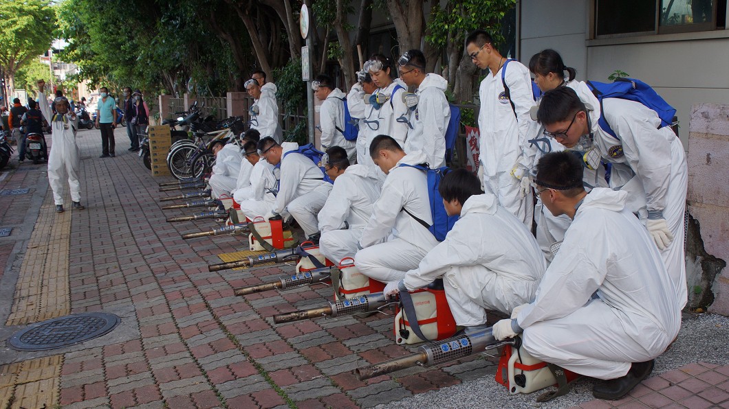 登革熱疫情防治 國軍化學兵協助高市噴藥