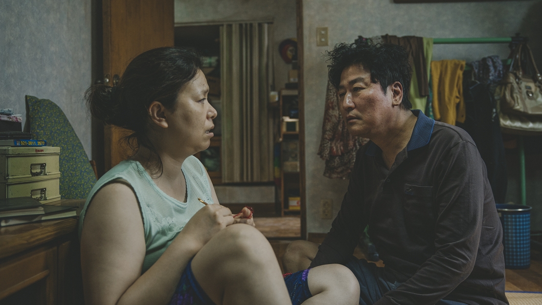 《寄生上流》上映3天飆千萬票房　好評洗版網友推到爆