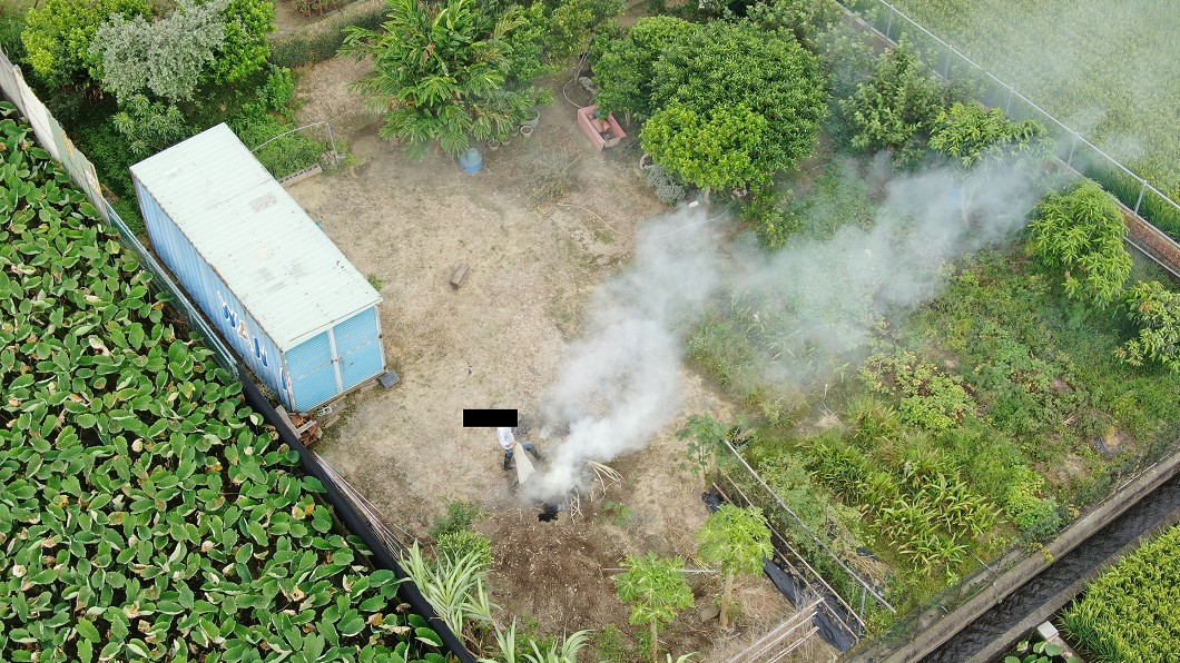 收割後露天燒稻草　苗縣出動無人機巡查開罰