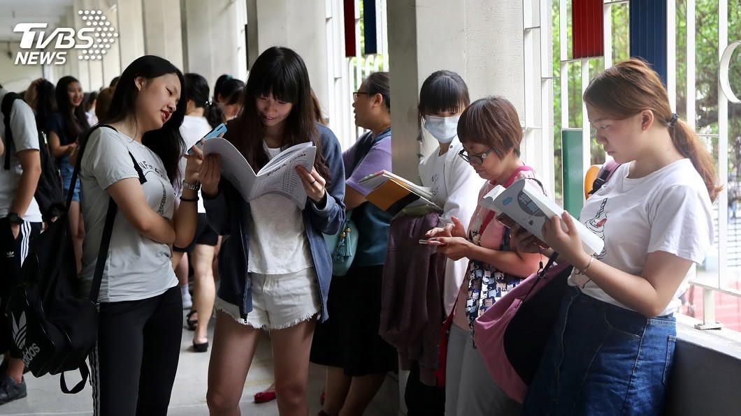 考生拚大學衝刺法 做筆記熟讀觀念適時紓壓