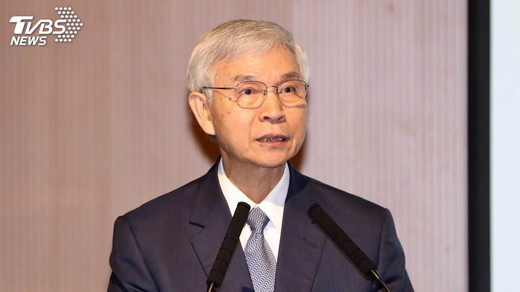 楊金龍首獲「A級總裁」！　匯率戰陰影坐鎮央行緊盯
