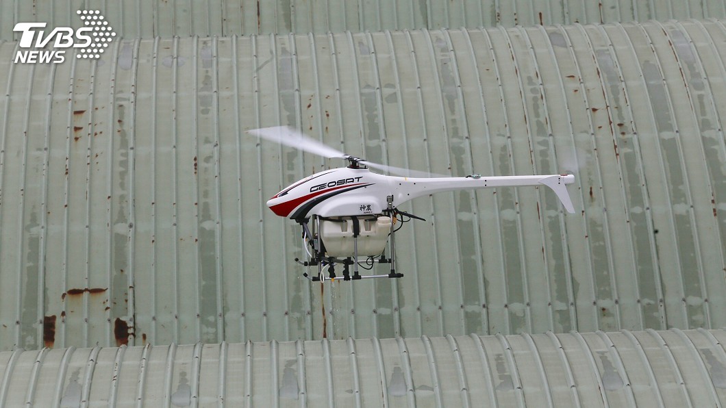 全力防堵登革熱！　高市首見無人機空中噴藥