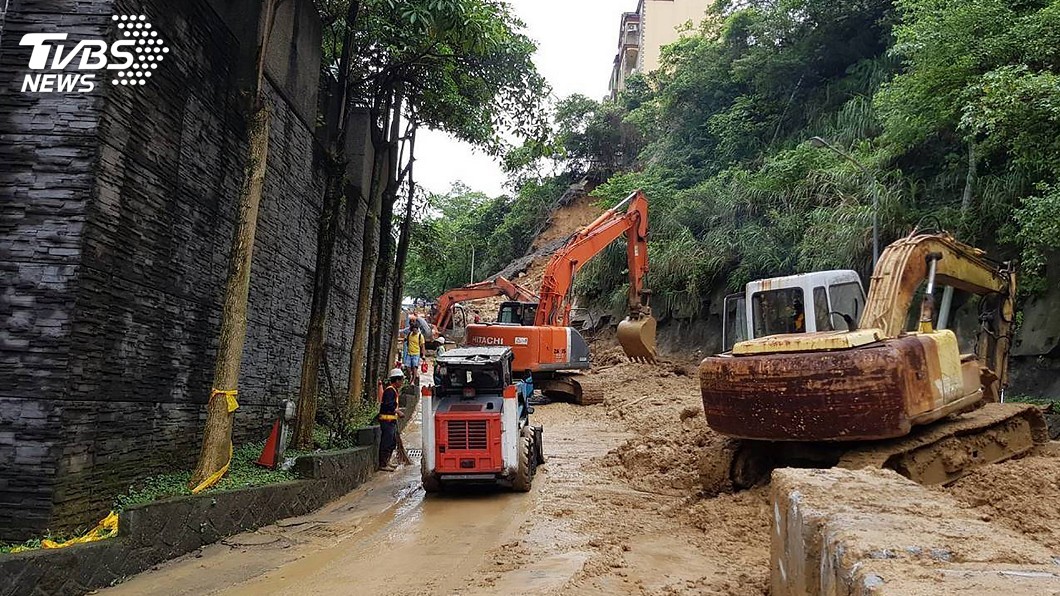 汐止秀山路坍方 預計晚間恢復單線通車