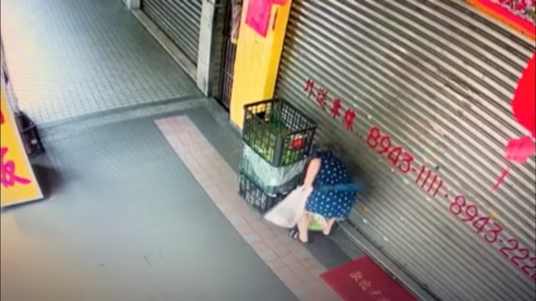 阿姨「順手」拿2顆高麗菜 店家:你人生價值不只兩三百
