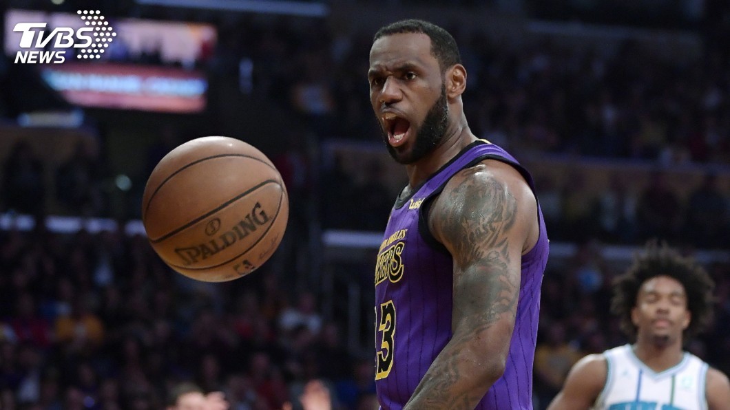 NBA湖人調整先發陣容 詹姆斯傳將擔任控球後衛