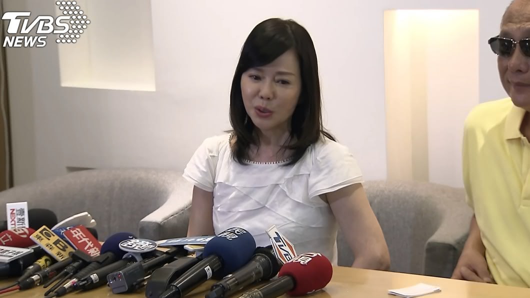 狄鶯護姊暗轟喜翔:「良心被狗咬」 揭狄玫未婚生子內幕