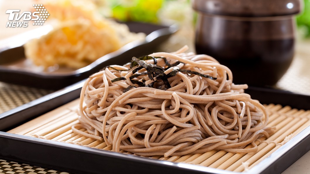 戴手套才能享用 日本混搭蕎麥麵超猛新吃法