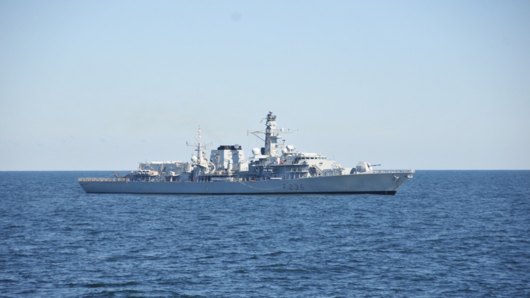 英國油輪波灣遭圍 英軍護航.逼退伊朗