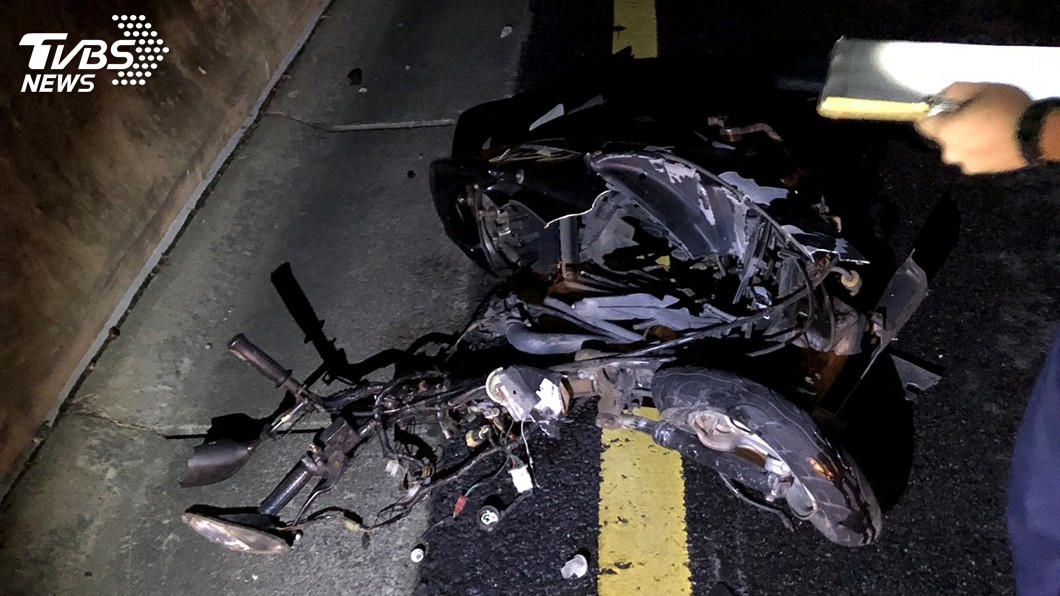 騎士逆向上國道 對撞2輛小客車遭輾斃