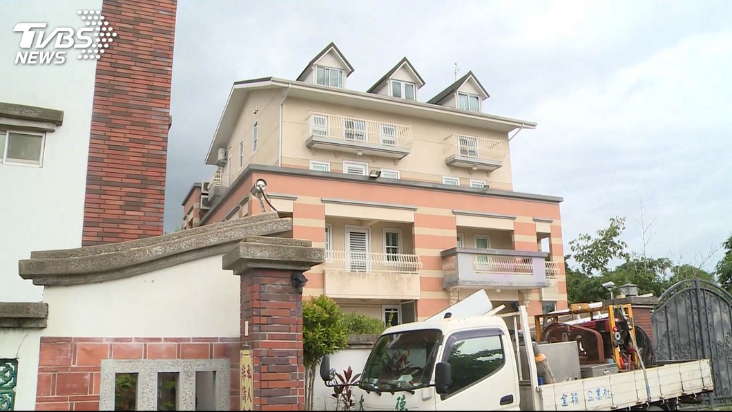 李佳芬農舍 雲縣府認定1到2樓迴廊及後側違建