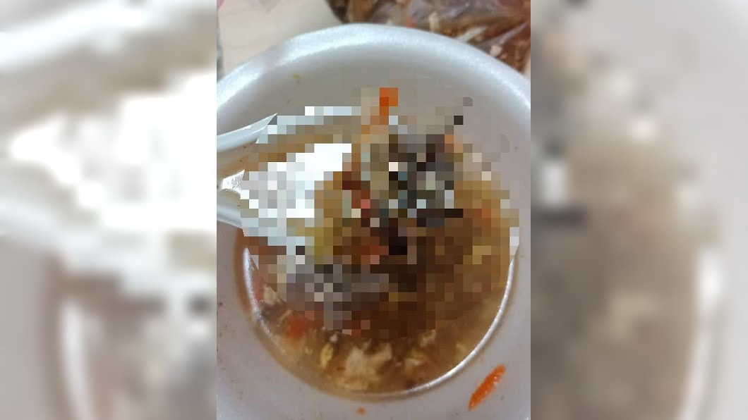 噁！酸辣湯藏「巨無霸紅蔥頭」　他一看嚇傻：隱藏菜單嗎