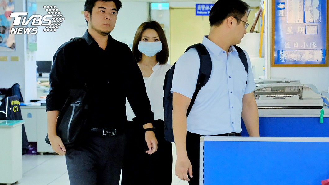 郭芷嫣赴警局說明作筆錄 閃避媒體不受訪