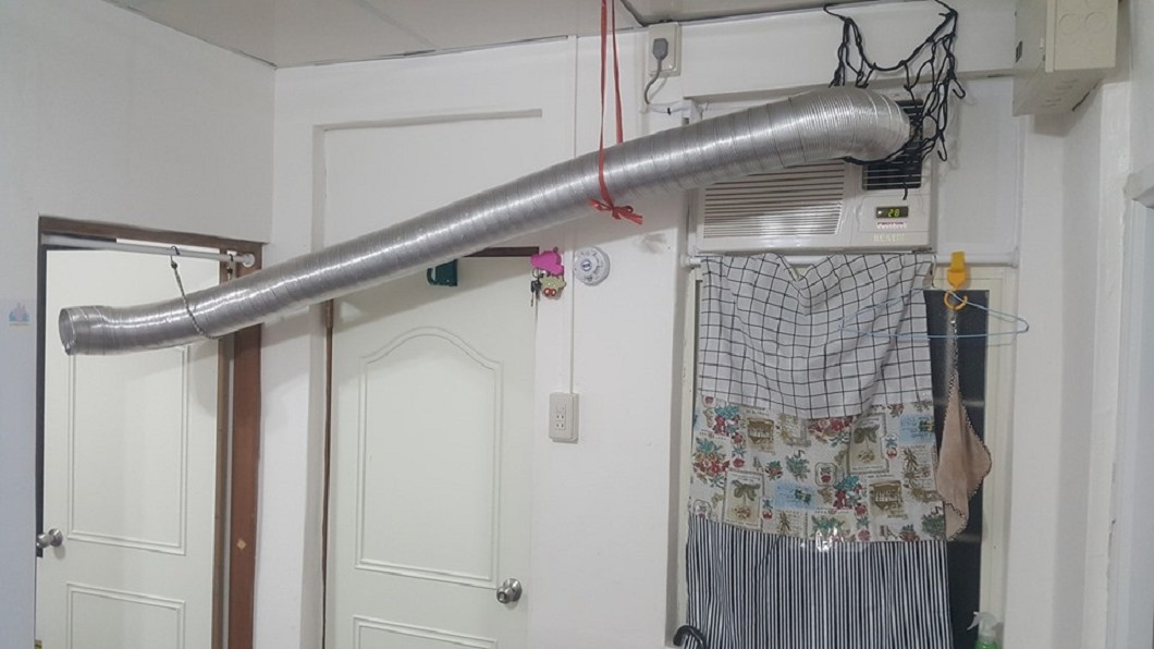 原PO表示用這條風管傳送冷氣，每天只開幾小時，不用擔心電費太高。圖／翻攝爆廢公社臉書