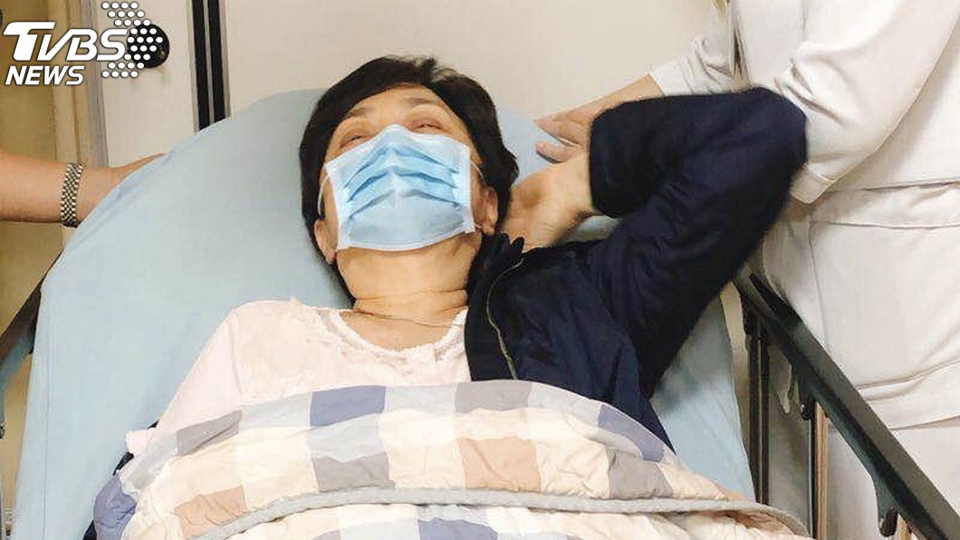 驚！甄珍連日操勞不堪負荷病倒　凌晨狂吐急送醫