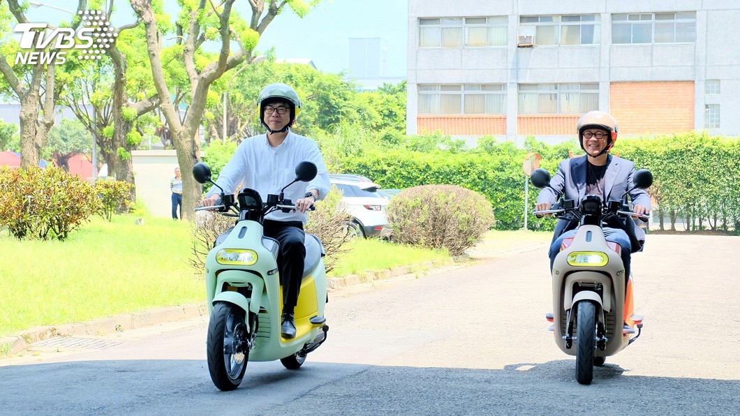 陳其邁參訪Gogoro工廠 盼電動機車產業漸成形