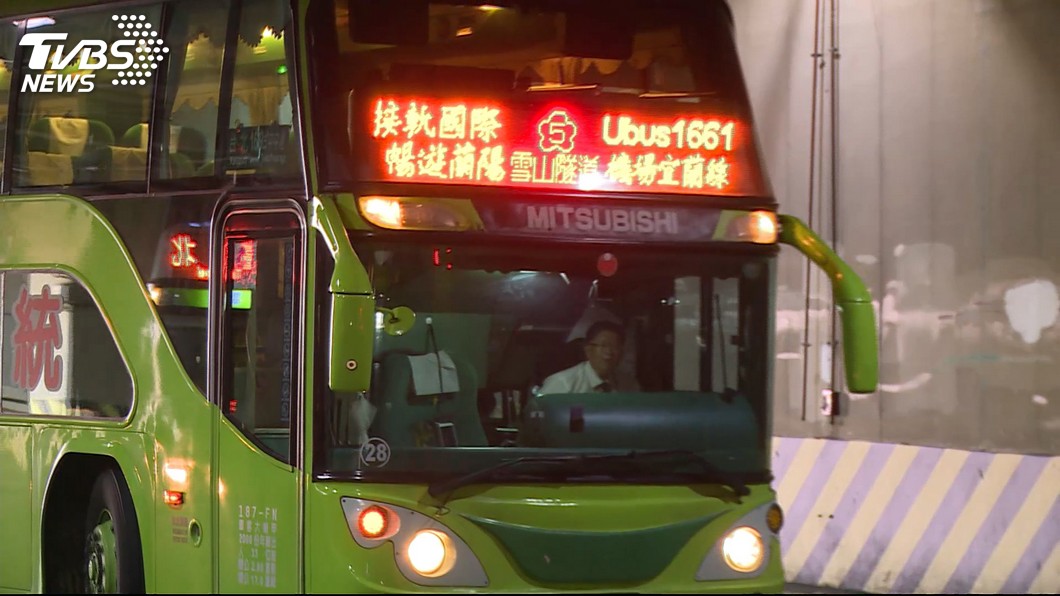 客運司機國道突休克！同車輔大醫學生機警CPR急搶命　