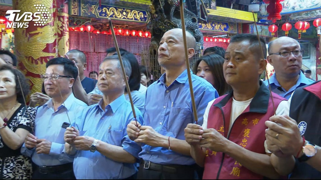 韓國瑜義民廟參拜 韓粉擠爆喊「總統好」