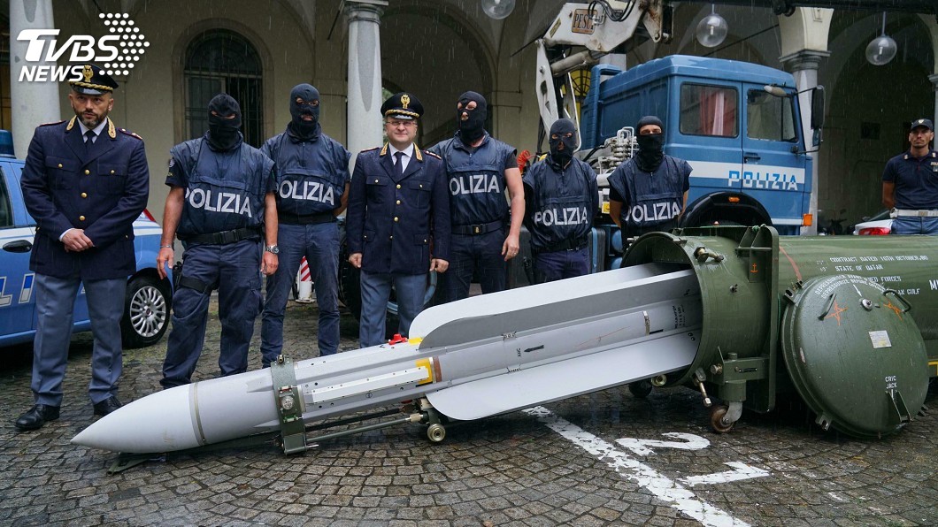 義大利警突襲極右派組織 查獲大量武器及空對空飛彈
