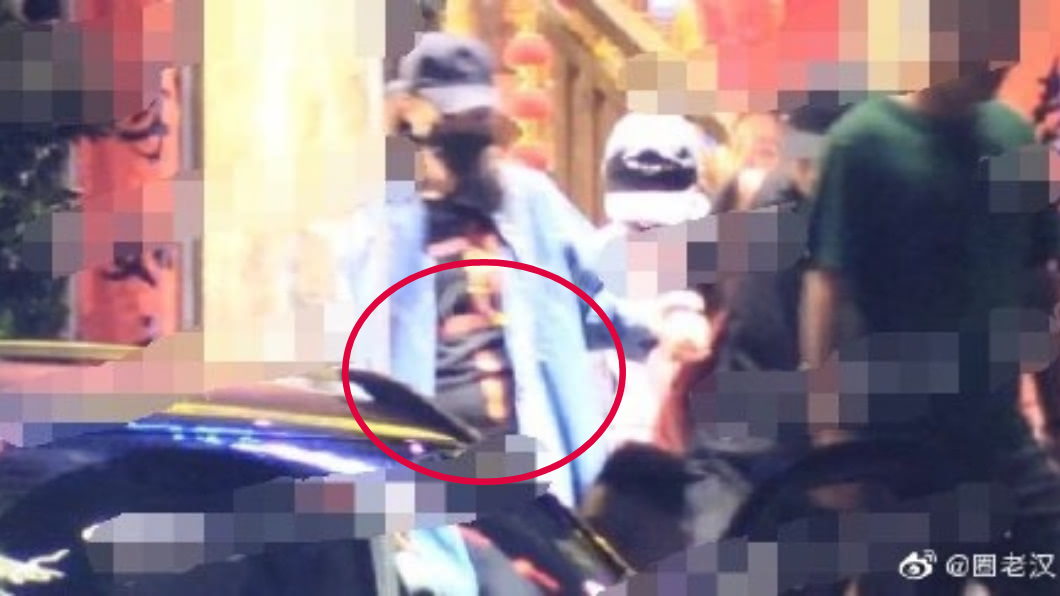 本月初有媒體捕捉到唐嫣「小腹隆起」的模樣。圖／翻攝自微博