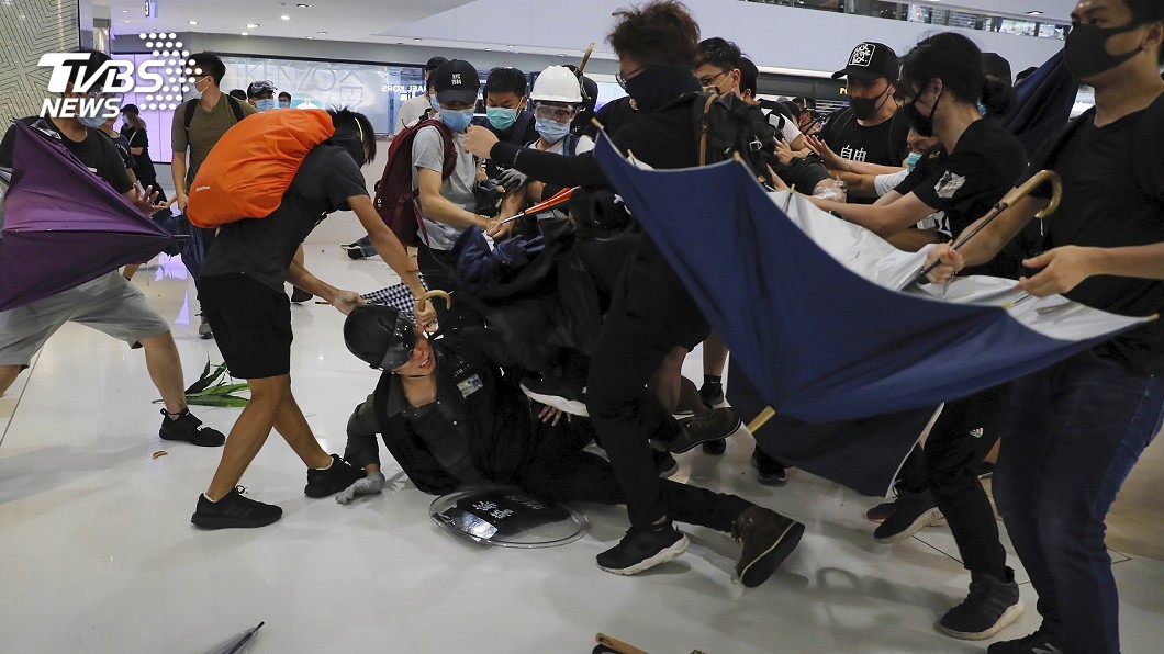 香港反送中結合社區問題　文武合作遍地開花