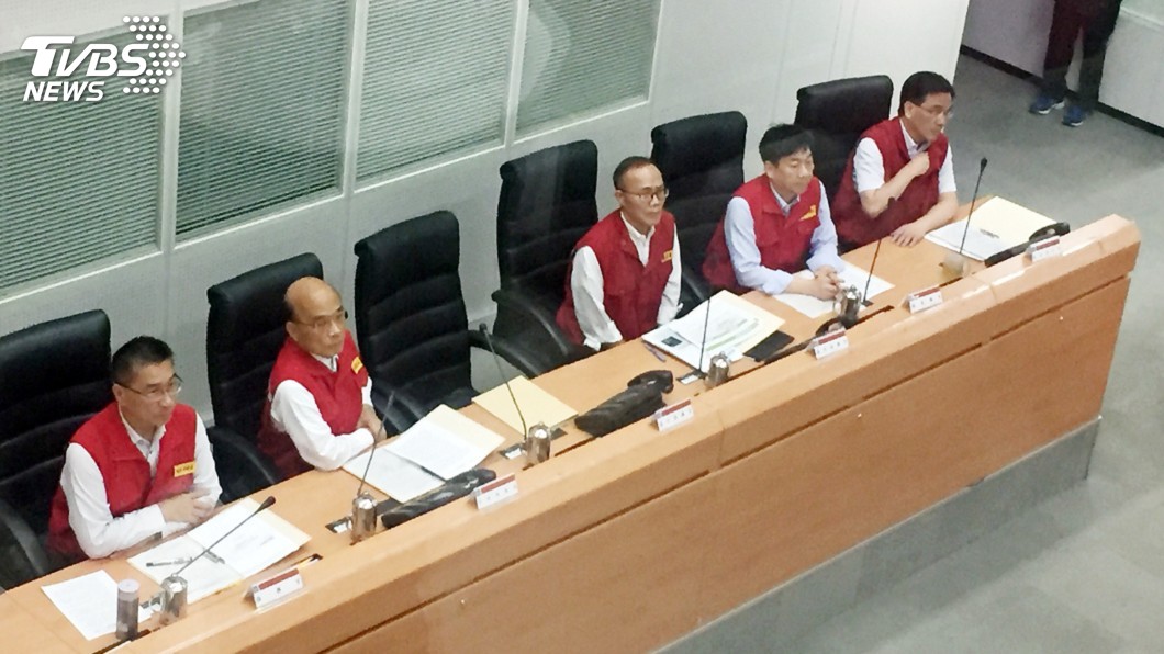 颱風丹娜絲發布陸警 中央應變中心一級開設