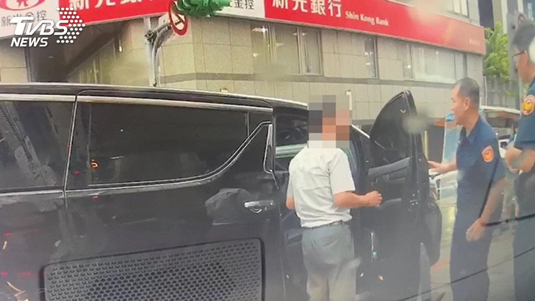 急產遇下班國道塞車　蘆洲警鳴笛護送助順產