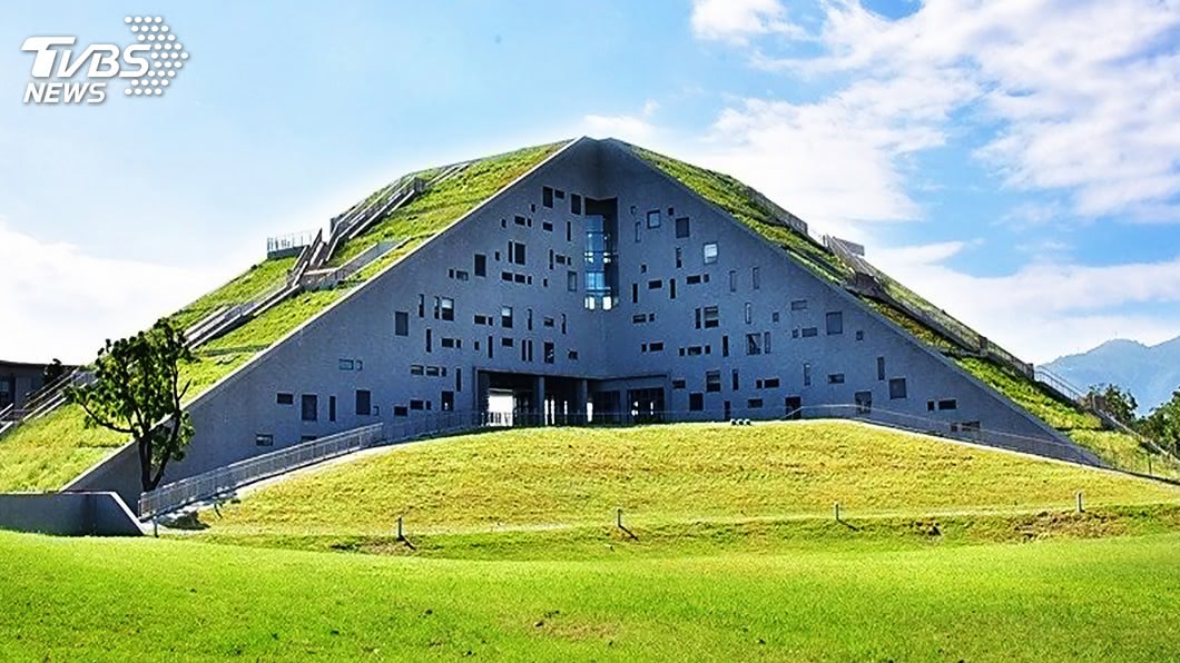 像一本打開的課本 東大圖書館獲全球卓越建設獎