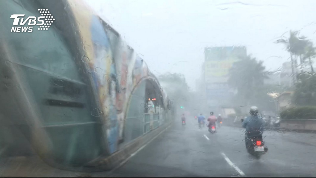 中南部降水「紫爆」 低壓強這兩天恐有致災性降雨
