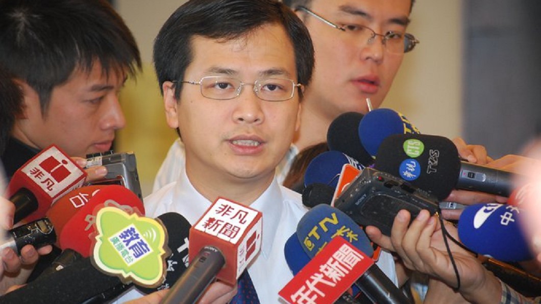 朝5晚12!他揭總統府發言人「超血汗工時地獄」