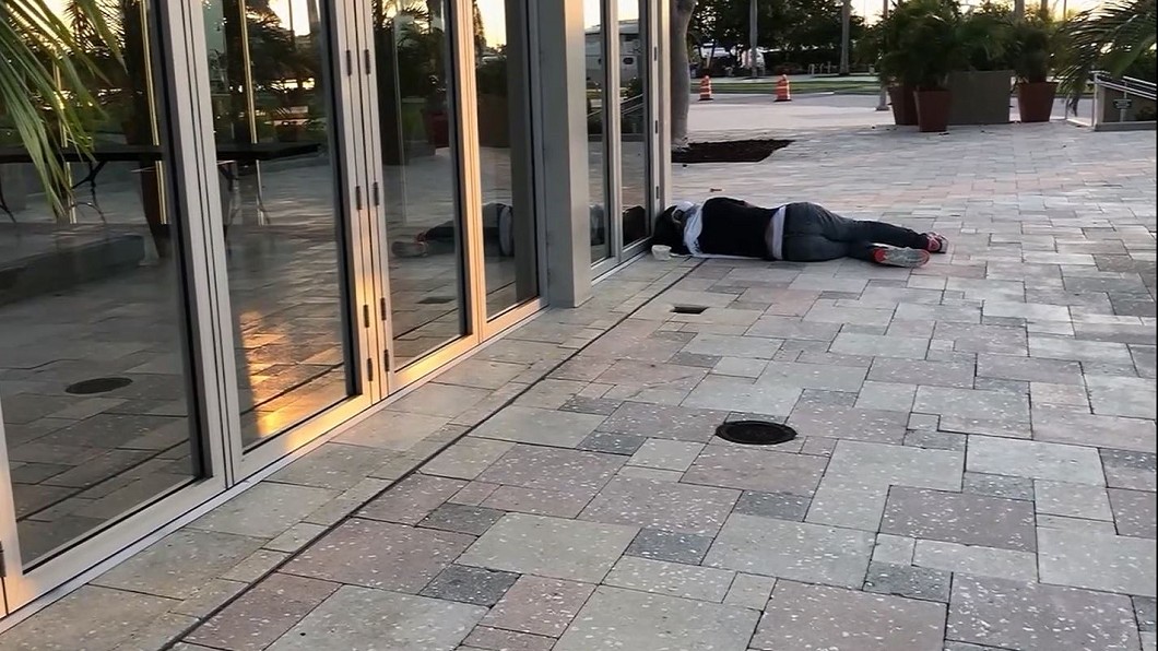 狂播兒童洗腦歌趕遊民 美西棕櫚灘市挨批