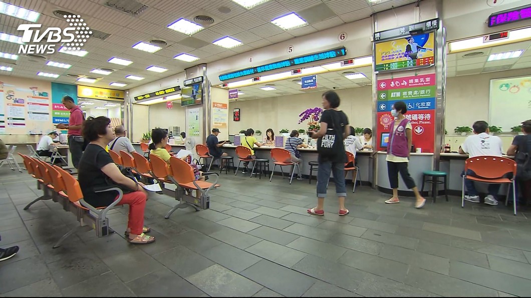 公務員薪水高?他揭密超殘酷真相 網友吵翻天