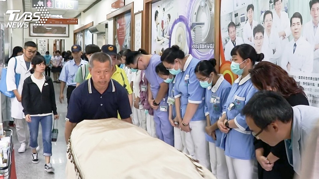 遺愛人間…新竹6旬翁腦死捐器官　醫護人員列隊致意