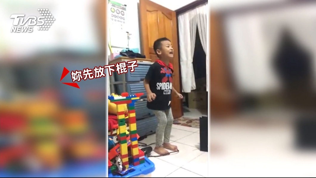 「看我在發抖耶」5歲童演腳狂抖 求媽別打