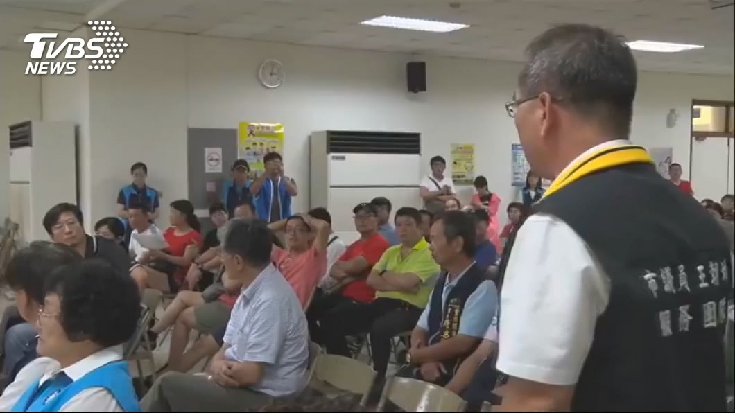 東豐快二階環評公聽會 爆對罵、踢桌衝突