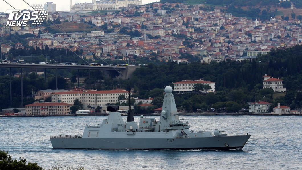 與伊朗緊張情勢升高 英艦抵波斯灣護送船隻