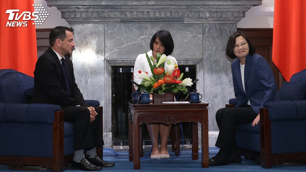 蔡總統接見加州州眾議長 藍道安曾在台教英文