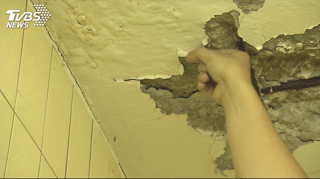 處理海砂屋重建遭質疑　柯：問題是居民找不同建商
