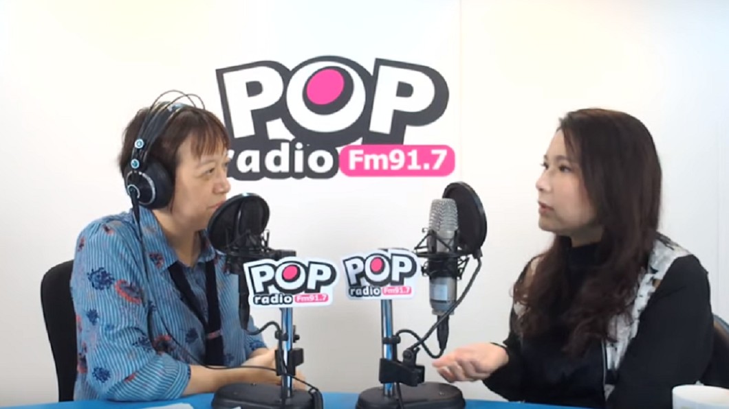 郭台銘幕僚劉宥彤(右)今天接受電台專訪。圖/翻攝自YouTube《917 POP Radio 官方頻道》