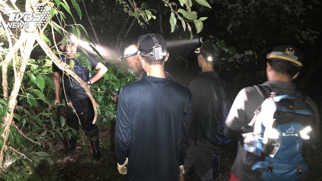 6名登山客迷路　警消連夜搜救護送下山