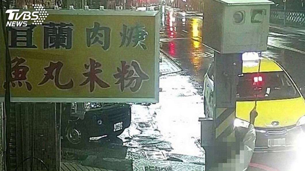 便利貼「弄瞎」5台測速照相機 未達毀損改判無罪