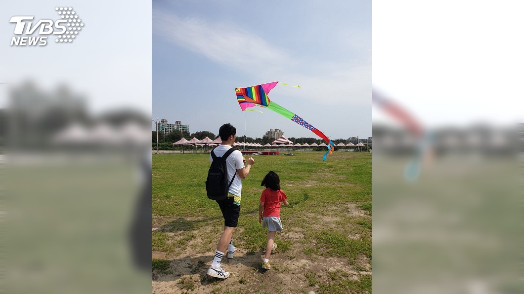 男女大不同! 研究:爸爸帶小孩更幸福媽媽更憂鬱
