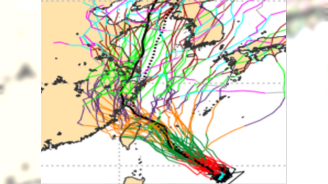 歐洲中期預報中心(ECMWF)模式之系集模擬圖,通過台灣附近的模擬路徑。圖/翻攝自「三立準氣象·老大洩天機」專欄