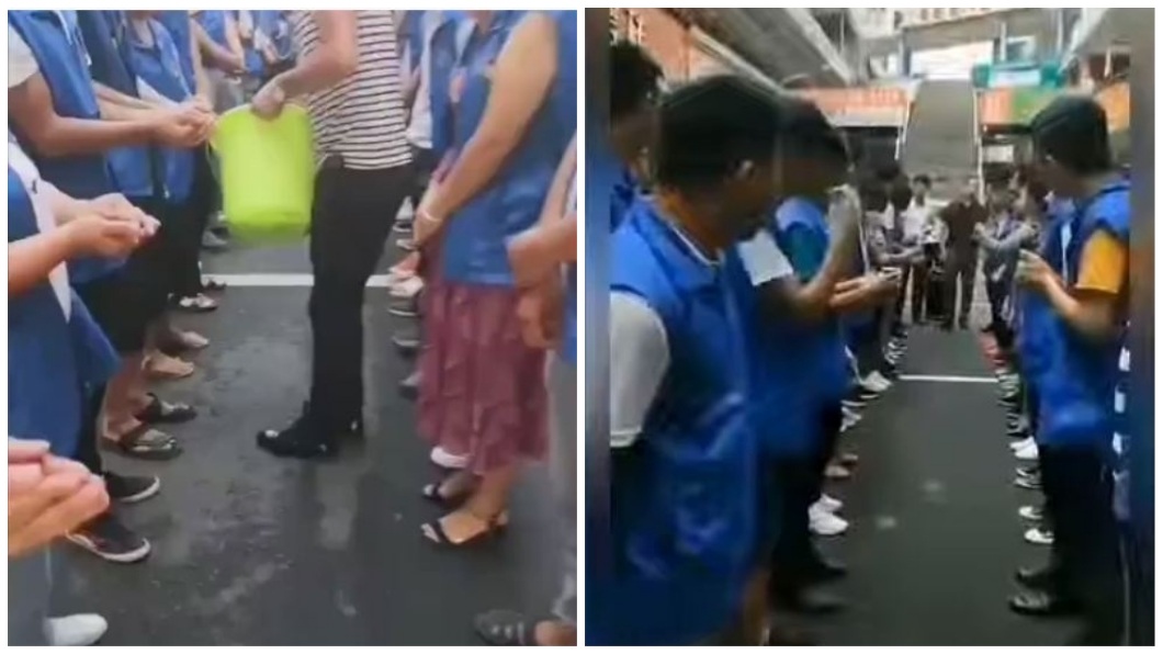 除了生吞泥鰍之外，每人還得喝下1杯雞血。(圖／翻攝自搜狐)
