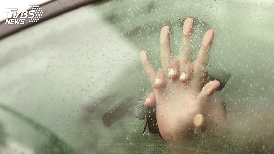 公公酒後和媳婦「車震」 兒幾月後開心宣布:老婆懷孕了