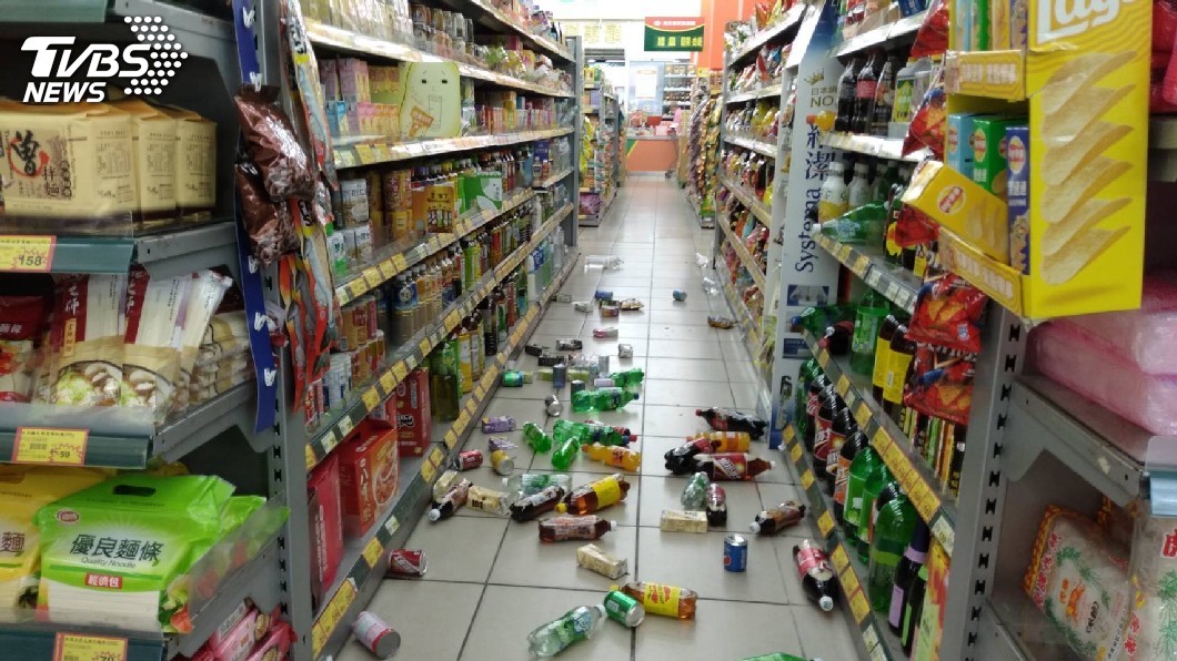 6.0地震超晃！全台逾千戶停電　台中路裂瓦斯外洩