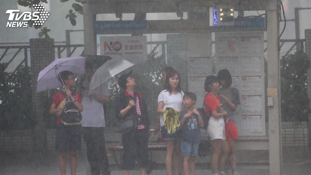 風雨愈晚愈強!颱風利奇馬持續變胖 漸接近台灣