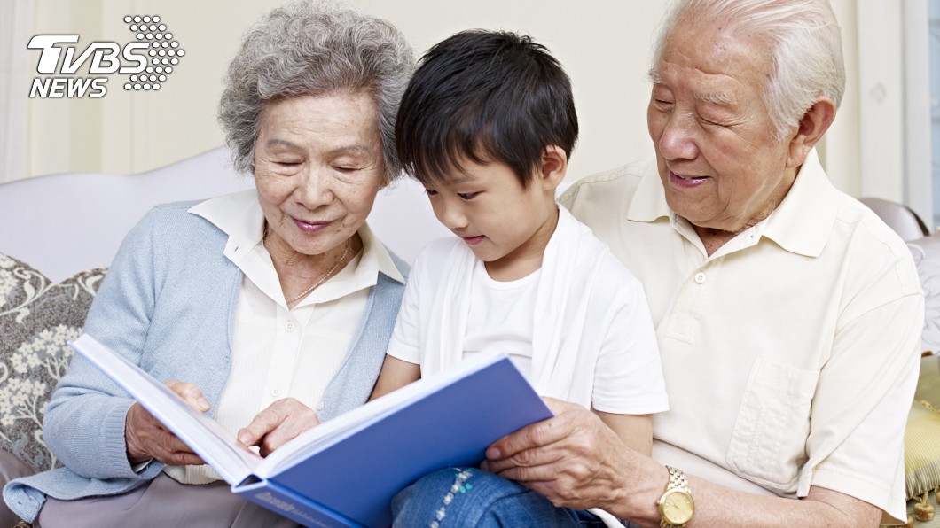 兩老迷信！想把5歲孫泡藥酒　他崩潰：怎麼有這種爸媽